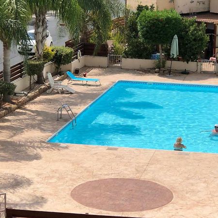 Private Apartment At Aristo Universe III With Pool Paphos ภายนอก รูปภาพ