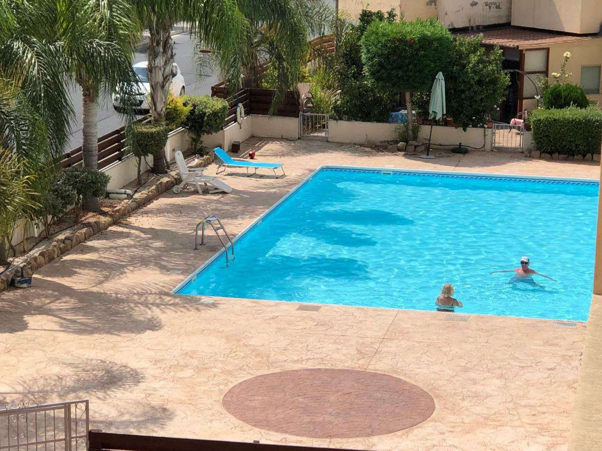 Private Apartment At Aristo Universe III With Pool Paphos ภายนอก รูปภาพ